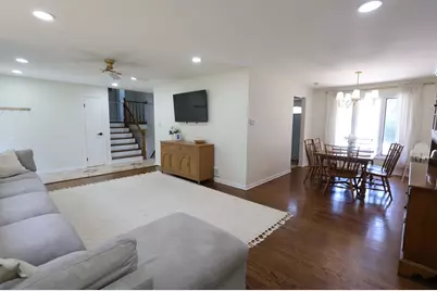 510 W Millns Court, Addison, IL 60101 - Photo 8
