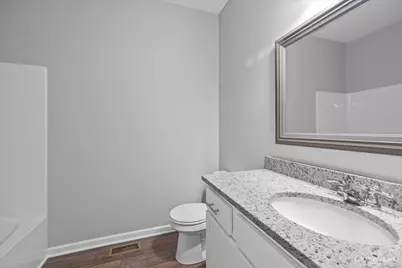 512 Quinlan Avenue, Dekalb, IL 60115 - Photo 8