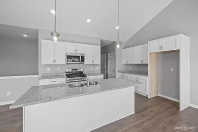 512 Quinlan Avenue, Dekalb, IL 60115 - Photo 18