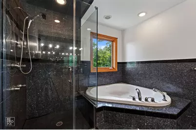 1017 E Red Oak Street, Addison, IL 60101 - Photo 36