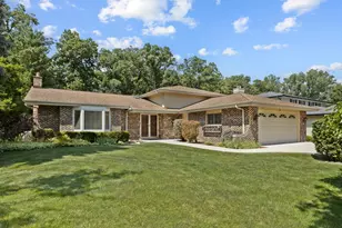 387 Woodlane Ct, Wood Dale, IL 60191 - Photo 1