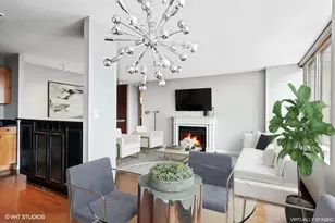 655 W Irving Park Rd, Chicago, IL 60613 - Photo 6