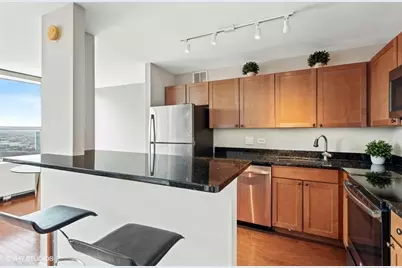 655 W Irving Park Road #1813, Chicago, IL 60613 - Photo 10