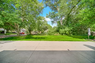 702 N Independence Ave, Rockford, IL 61101 - Photo 20