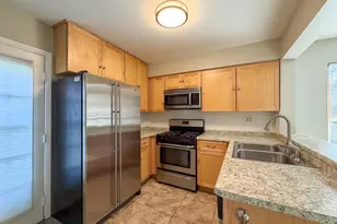 2615 Oakshire Ct, Aurora, IL 60502 - Photo 4
