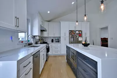 4944 Jarvis Avenue, Skokie, IL 60077 - Photo 8