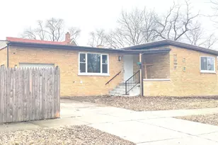 2521 120th St, Blue Island, IL 60406 - Photo 2