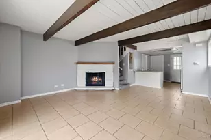 430 Meadow Green Ln, Round Lake Beach, IL 60073 - Photo 8