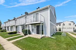 430 Meadow Green Ln, Round Lake Beach, IL 60073 - Photo 2