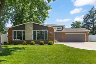 15W621 Diversey Ave, Elmhurst, IL 60126 - Photo 2