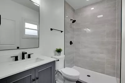 4036 W Warwick Avenue, Chicago, IL 60641 - Photo 16