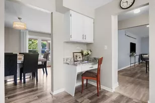 410 Thompson Blvd, Buffalo Grove, IL 60089 - Photo 18