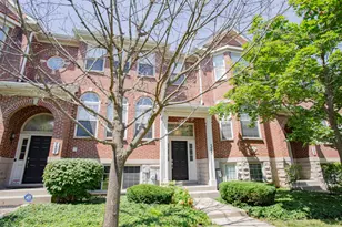 725 Prestwick Ln, Wheeling, IL 60090 - Photo 2