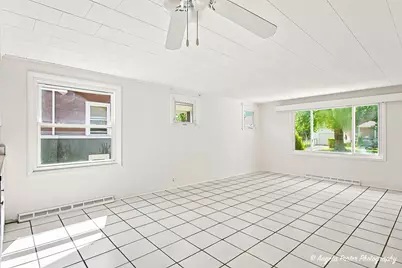 638 Myrtle Street N, Waukegan, IL 60085 - Photo 8