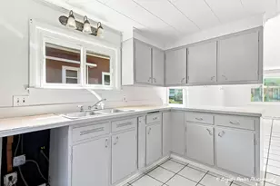 638 Myrtle Street N, Waukegan, IL 60085 - Photo 12