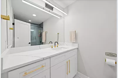 2451 N Albany Avenue #1, Chicago, IL 60647 - Photo 18