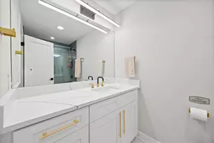 2451 N Albany Ave, Chicago, IL 60647 - Photo 18