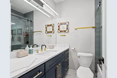 2451 N Albany Avenue #1, Chicago, IL 60647 - Photo 12