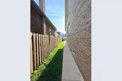 5540 N Luna Avenue #2, Chicago, IL 60630 - Photo 16