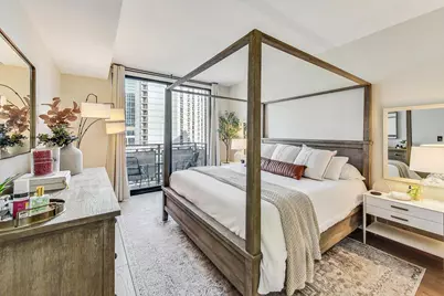 744 N Clark Street #1005, Chicago, IL 60654 - Photo 10
