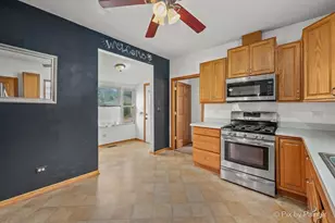 278 S Melrose Ave, Elgin, IL 60123 - Photo 4