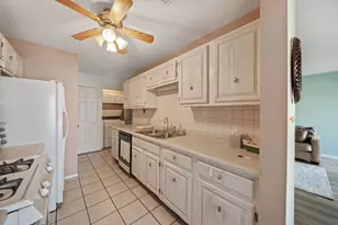 1774 Raleigh Ln, Hoffman Estates, IL 60169 - Photo 10