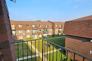 9358 Golf Rd, Des Plaines, IL 60016 - Photo 2