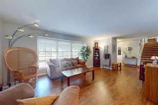 315 E Reseda Pkwy, Palatine, IL 60067 - Photo 2