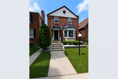 8228 S Paxton Avenue, Chicago, IL 60617 - Photo 2