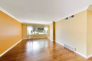 1081 Willson Dr, Des Plaines, IL 60016 - Photo 4