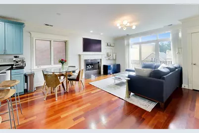 2242 W Belmont Avenue #4E, Chicago, IL 60618 - Photo 2