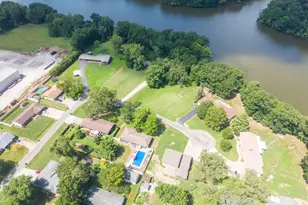 15 Lakedale Dr, Salem, IL 62881 - Photo 2
