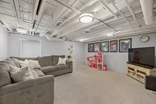 402 Crescent St, Wheaton, IL 60187 - Photo 14