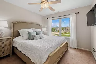 402 Crescent St, Wheaton, IL 60187 - Photo 10