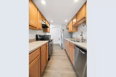 6340 Americana Drive #210, Willowbrook, IL 60527 - Photo 4