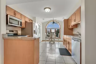 6252 Kallsen Dr, Tinley Park, IL 60477 - Photo 10