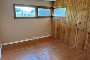 48 Rosemont Ave, Roselle, IL 60172 - Photo 6