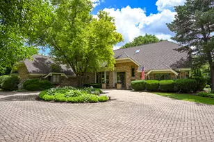 6450 Manor Dr, Burr Ridge, IL 60527 - Photo 1