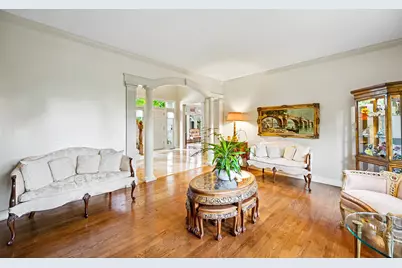 6450 Manor Drive, Burr Ridge, IL 60527 - Photo 10