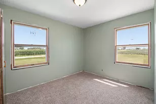1067 E 3100 North Rd, Clifton, IL 60927 - Photo 10