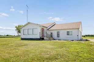 1067 E 3100 North Rd, Clifton, IL 60927 - Photo 1