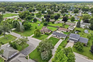 811 Magnolia Dr, Joliet, IL 60435 - Photo 38