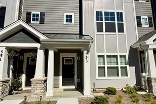 553 Yosemite Wy, Mundelein, IL 60060 - Photo 1