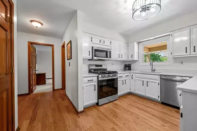 2440 Rio Grande Circle, Naperville, IL 60565 - Photo 6