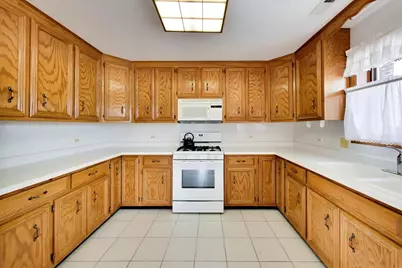 920 N Northwest Highway #2, Park Ridge, IL 60068 - Photo 14