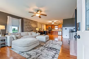 8353 Burns Hill Rd, Clifton, IL 61727 - Photo 12