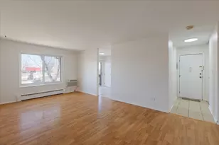 701 S Elmhurst Rd, Des Plaines, IL 60016 - Photo 2