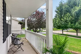 2212 James Leigh Dr, Aurora, IL 60503 - Photo 2