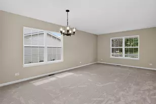 2212 James Leigh Dr, Aurora, IL 60503 - Photo 6