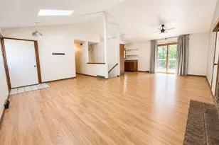 6615 W Gate Ct, Roscoe, IL 61073 - Photo 6
